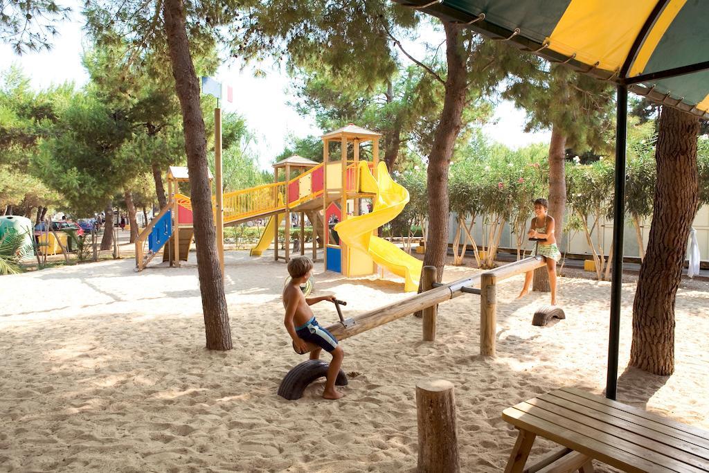 Happy Camp Mobile Homes In Camping Village La Masseria กัลลีโปลี ภายนอก รูปภาพ
